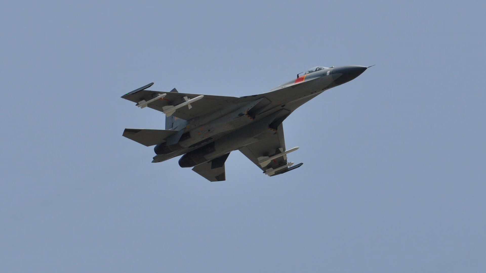 九游网页版官网-“詹姆斯生涯最经典对决盘点”，詹姆斯生涯充满传奇色彩的三次总决赛回顾  第3张